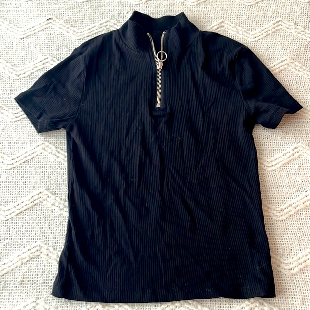 Girls H&M Zip Up Top Black Size 10-12